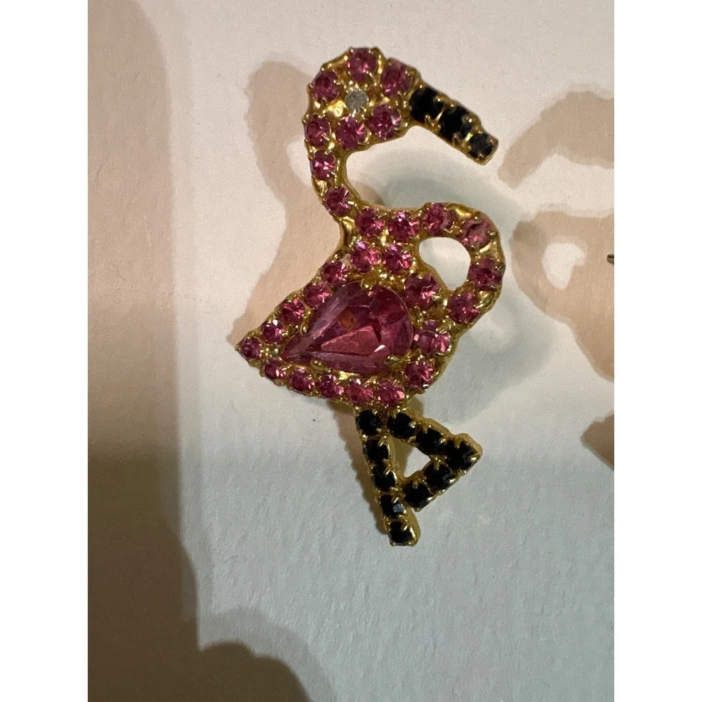 Gold Tone‎ Flamingo Earrings Pink Rhinestone Black Accent Pierce Vintage